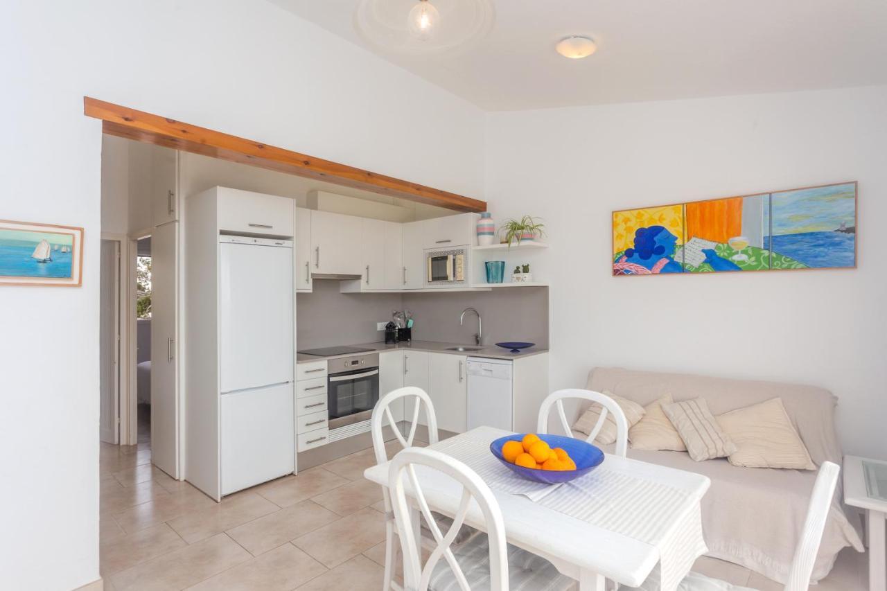 El Faro 8 Apartment Cala en Bosc Exterior photo